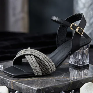 صندل زنانه پاشنه‌دار با سگک چرم مصنوعی مدل 515 101773522